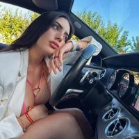 Disponibile per tutti i tuoi piaceri sessuali tutto il giorno e la notte