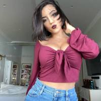 Ciao, sono una raffinata e sensuale escort italiana. Offro incontri esclusivi a uomini in cerca di una compagnia elegante e discreta. Mi piace creare 