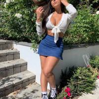 Sono una persona curiosa e aperta, in cerca di un incontro discreto e senza impegno. Sono interessata a uno scambio sfacciato con qualcuno che sappia 