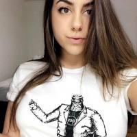 Sono una persona curiosa e aperta, in cerca di un incontro discreto e senza impegno. Sono interessata a uno scambio sfacciato con qualcuno che sappia 