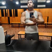 MILANO sexxxy attivo pronto a farti godere come uno schiavo! Se vuoi essere dissetato chiamami .. pratico anche fist piss scat chems piedi master. 