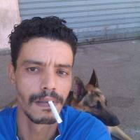 Sono un vero stallone gay mi piace essere sfondato in tutte le posizioni. scrivetemi in tanti porci