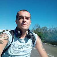 ragazzo molto dotato offre sesso gratis