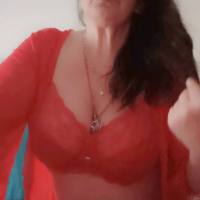 Maja donna matura da Oleggio Esperta soppratutto con la bocca 