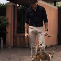 Uomo dolce e carino,  cerca donna che ami farsela baciare  dolcemente fino al piacere    Discrezione e rispetto