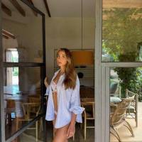 Je suis une femme c&eacute;libataire disponible pour une rencontre s&eacute;rieuse.