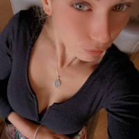 Sono disponibile per ogni tipo di incontro discreto e senza impegno 🍆🥵 
Il mio Telegram: @Clara12380 
Il mio numero WhatsApp: +31683257984