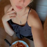 Sono disponibile per ogni tipo di incontro discreto e senza impegno 🍆🥵
Il mio Telegram: @Clara12380
Il mio numero WhatsApp: +33758081156