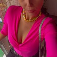 Sono disponibile per ogni tipo di incontro discreto e senza impegno 🍆🥵 
Il mio Telegram: @Clara12380 
Il mio numero WhatsApp: +31683257984