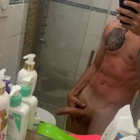 Mi chiamo Andrea ho 31 anni e cerco una scopamica , se vuoi provare i miei 23 centimetri contattami via e-mail andrycally1993@icloud.com e non tramite cellulare grazie 