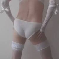 Ragazzo magro 30anni,  adoro indossare mutandine sexy da donna per maturo/anziano
