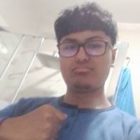  RAGAZZO LATINO A BG CENTRO, NON RICEVO SOLO RAGGIUNGO