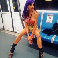  STIVALI DI TUTTI I COLORI TENUTI BENE PARTICOLARI E INTROVABILI USATI DA ME PER GLI AMANTI DEL GENERE, O PER TRAV TRANS, VENDO A POKISSIMO ....NUMERO