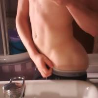 giovane uomo per coccole, preliminari e sesso


