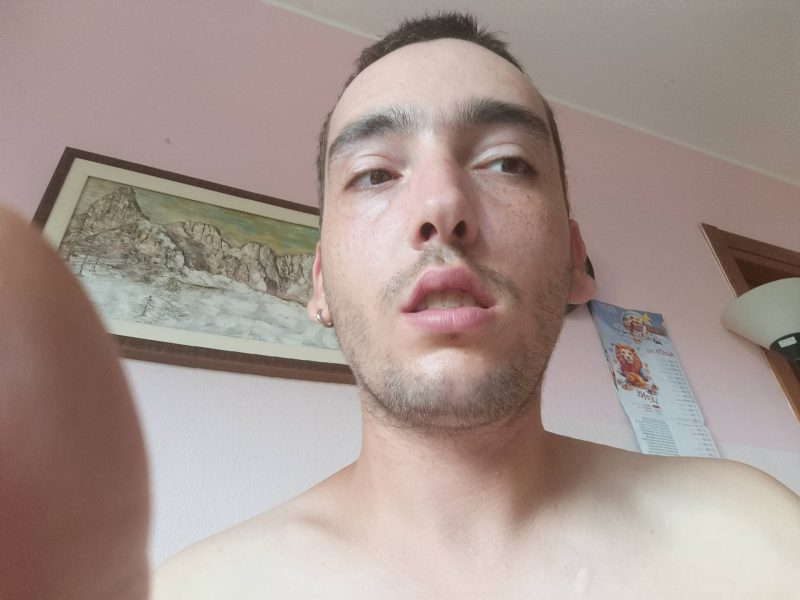 Ragazzo di 30 anni in cerca di scopa amica e di tanto sesso 