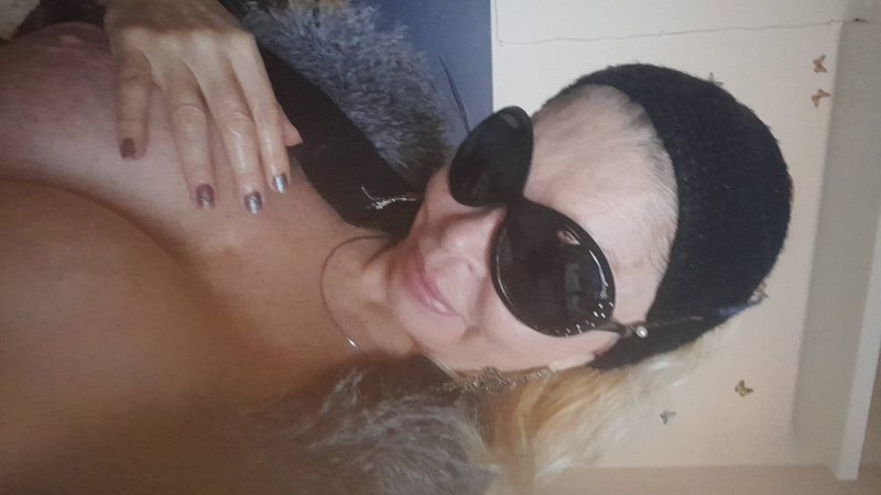 Milf calda a al telefono ☎️ italiana