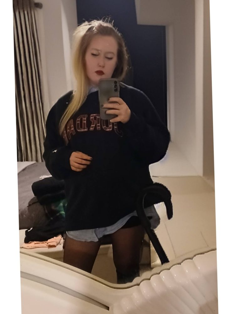 Misstress Nikita piedini 