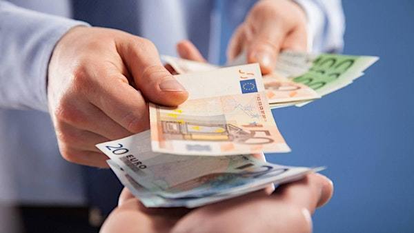 mia moglie ha conosciuto un uomo vero,affidabile e cordiale,il signor Ferrante,che ha versato davvero la somma di € 45.000  ferrantegorizio@gmail.com