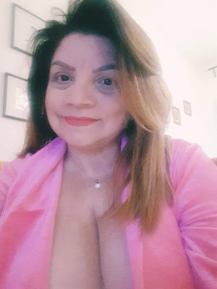 A FIRENZE SUD / PIAZZA GAVINANA..."(VITTORIA MARIA)"... SESSO MASSAGGI E RELAX....PER SINGOLI SINGOLE E COPPIE UN'ESPLOSIONE DI INTENSO PIACERE....!!!