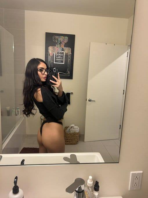 Ecco il mio link Telegram @Carole88106 e questo è il mio numero WhatsApp +33 780969663, il mio numero Zangi: 78-4725-0605