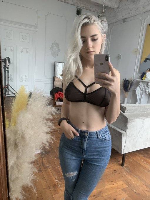 Ciao, sono disponibile per incontrarti per sesso gratuito telegram @Monicawata
WhatsApp +33748509112