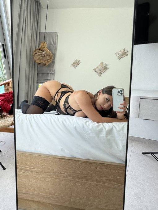 Sono una escort onesta, disponibile per incontri sessuali. Mi piacciono tutte le posizioni. Non faccio niente gratis, quindi niente bugie, altrimenti 