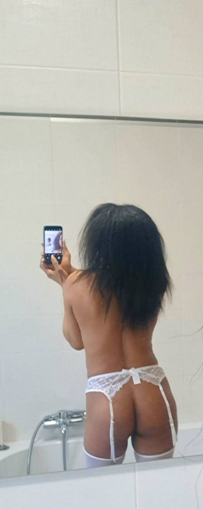 Eseguo massaggio prostatico body massage corpo a corpo massaggio rilassante con venuta finale foto reale misura 5 di seno.

