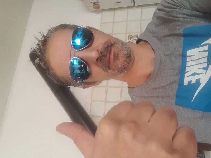 Ciao, sono ragazzo 44anni serio aposto rispettoso pulito, cerco sesso, occasionale, o anche scopamicizzia, giovani,donne,mamme, milf.chiedimi tutto