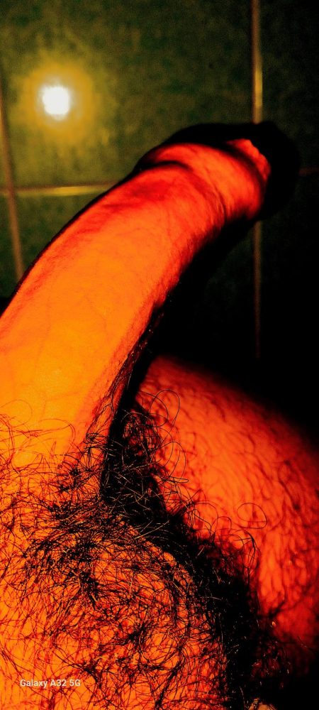 Sono un ragazzo sposato dotato 22cm cerco donne di tutte le età da scopare faccio il gigolò come professione disponibile da subito gratuitamente 