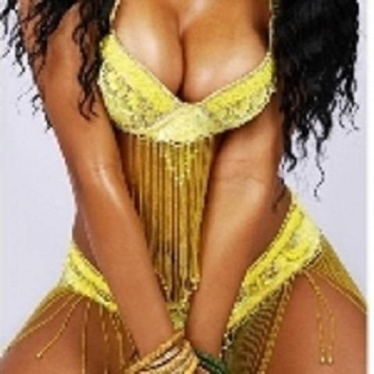 BELLA   DONNA     SEDUTTRICE SEMPRE IN ABBIGLIAMENTO SEXY CORPO CON  CURVE  MOZZAFIATO E CON UNA MARCIA IN PIU' A LETTO