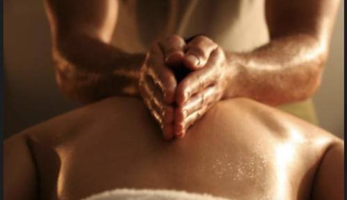 CORNENONS - MILF - SOLO X POCHI GIORNI LA TUA MASSAGGIATRICE SPERIMENTAL MASTER CLASS SOLO POCCHI -SERVIZIO DOCCIA - GIORNI ANCHE X QUELLI CHE MI CONO