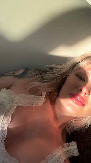 Sono disponibile. Una donna bella e romantica, pronta a tutto. Ecco il mio Telegram: @Melodouce