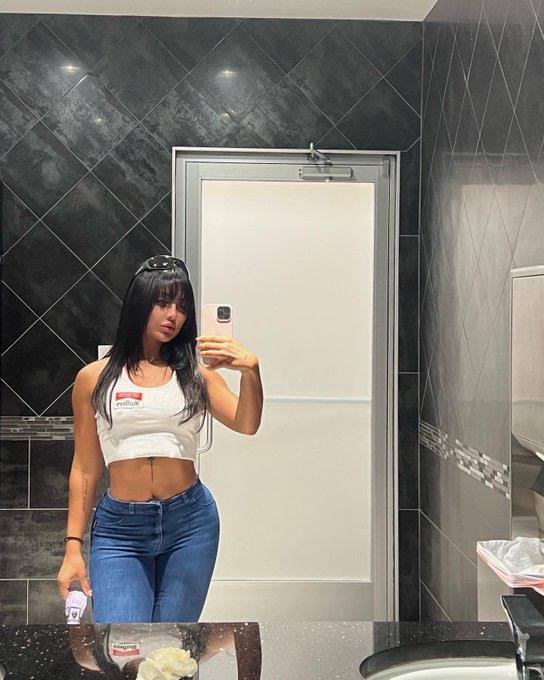Ciao, mi chiamo Bonita,sono disponibile per un piacere intenso 😍