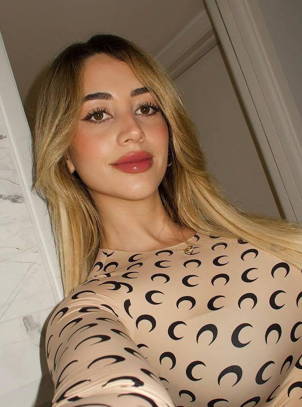 Ehi tesoro!!💥❤️Prima volta in città❤️ Sono in fiamme, vieni a spegnerle 👄
Sono così sexy e passionale ❤️
Ti farò impazzire con la mia bellezza