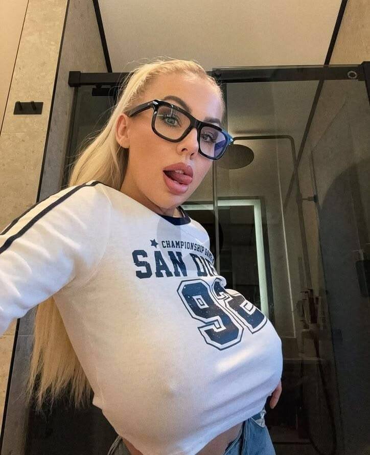 Sono disponibile per qualsiasi incontro sessuale a pagamento. 