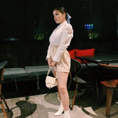 Sono disponibile per sesso a pagamento. 