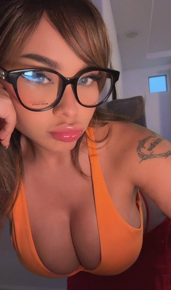 🍑🌹Sono disponibile per un po' di divertimento malizioso 🍑