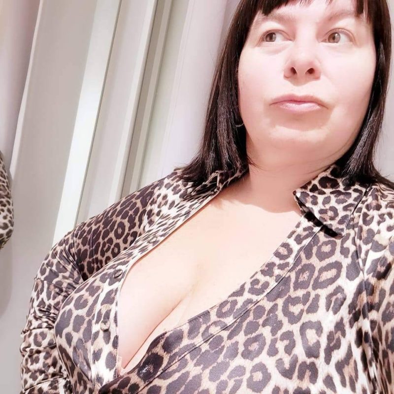 Sexy mora genovese tutta curve 