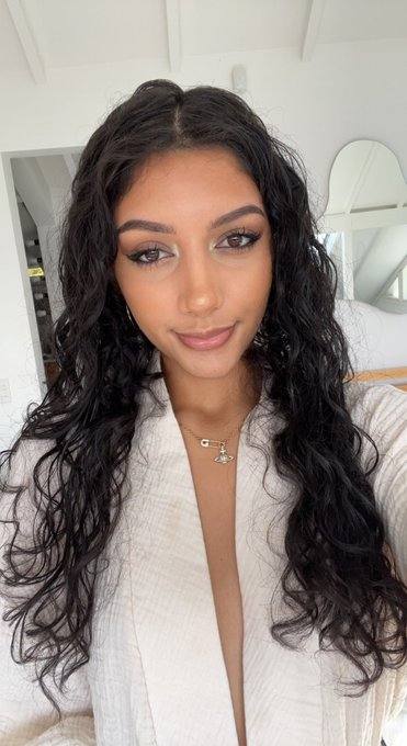 Mi chiamo Diana, ho 28 anni e sono disponibile per un incontro sessuale a pagamento. Se sei interessato, scrivimi su WhatsApp 🥰🥰🥰🥰💞💞❤️💋