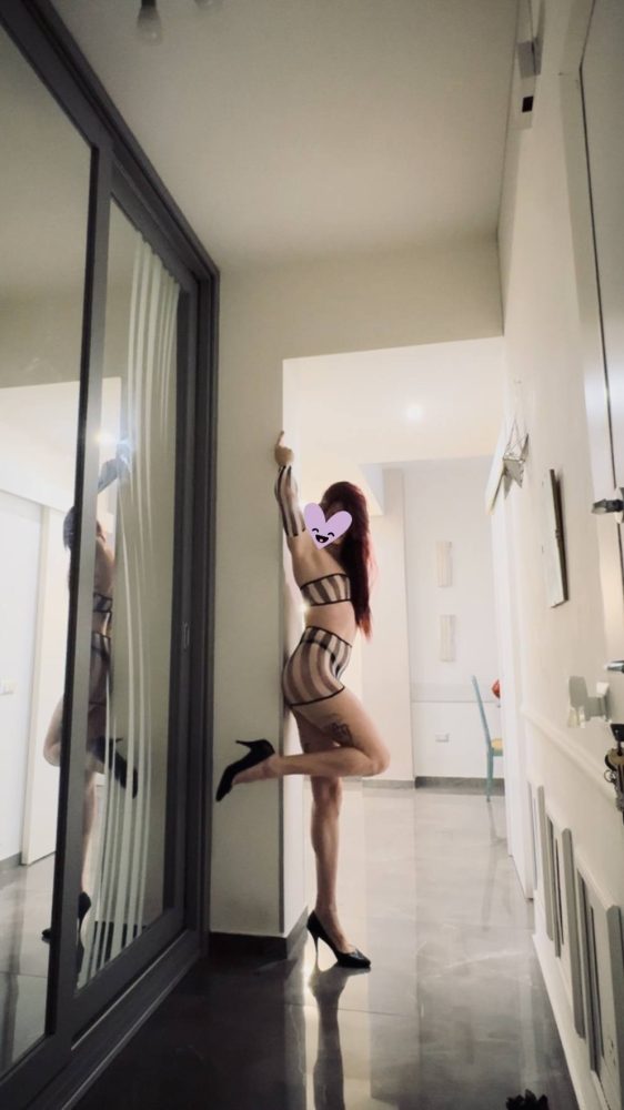 Cavalla di razza super sensuale ed erotica, porca di classe 🥰