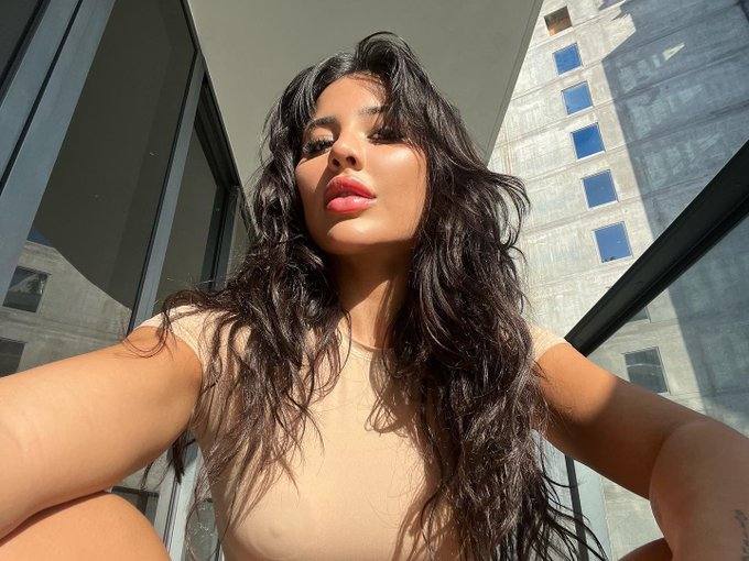 Donna Novara disponible adesso 