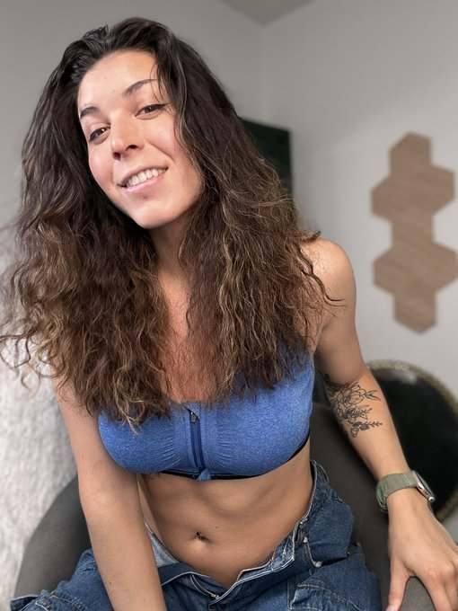 Trans Lucia disponibile 