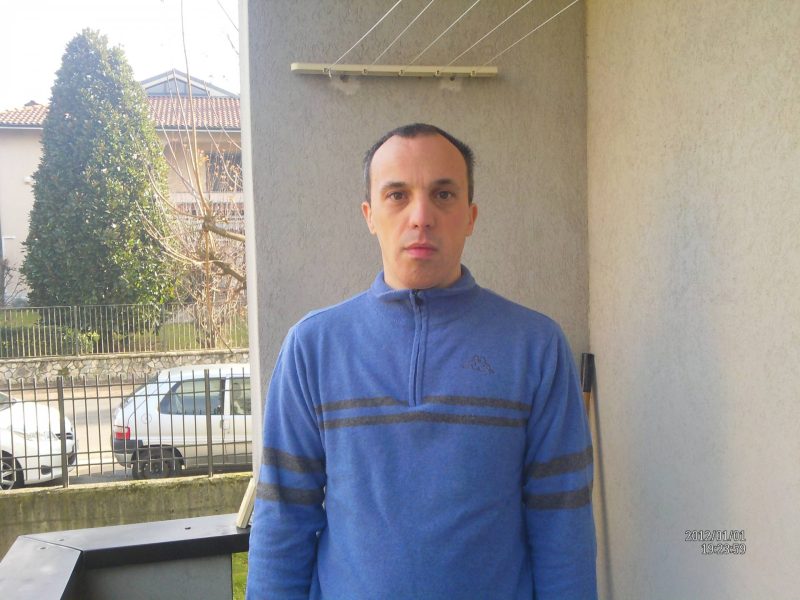 cerco donna per amicizia