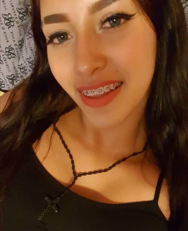 Je suis nouvelle ici et je suis disponible 