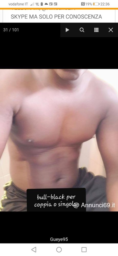 Bel ragazzo di colore d'origine africani per moglie Cuckold o singola amante del creampie 💦💦😋💦💦💦 