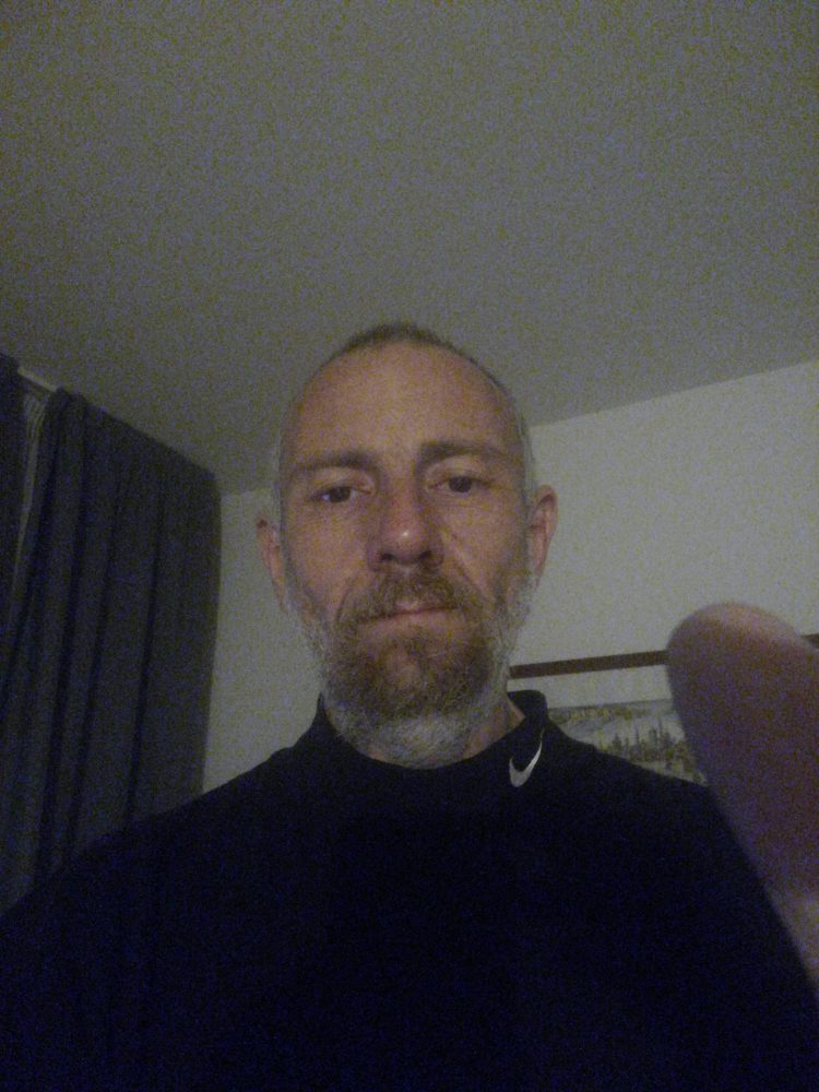 Disponibile per incontri con donne in zona