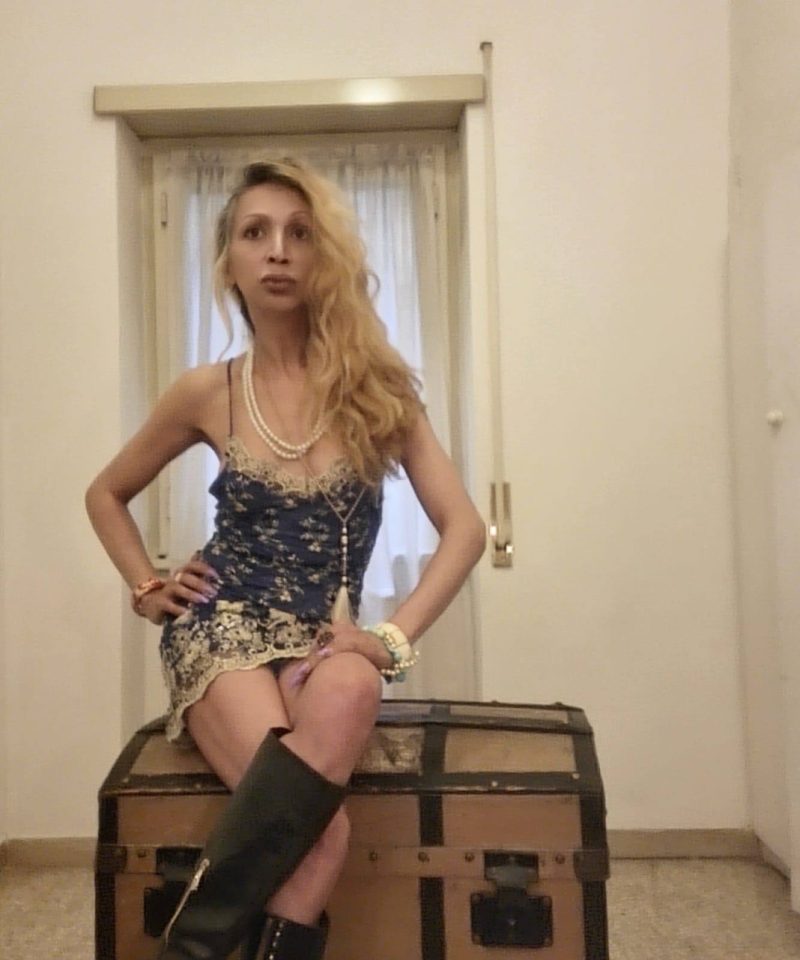 ROMA (Zona Parioli)
Bellissima meravigliosa trenetnne alta 1,80m fisico da fotomodella, carnagione olivastra lunghissime gambe con doti spettacolari
