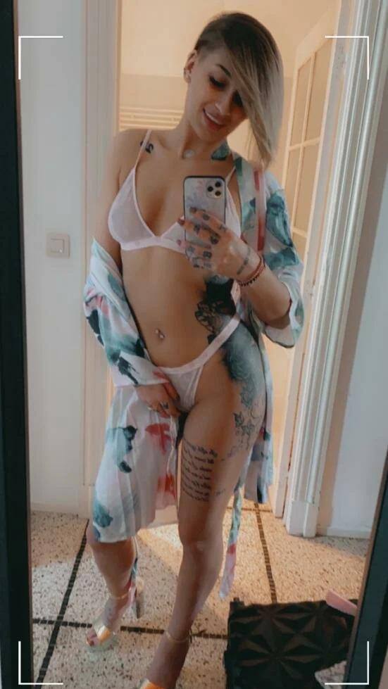 appena arrivato per te!!! Sono la ragazza dei tuoi sogni... una bella ragazza francese
