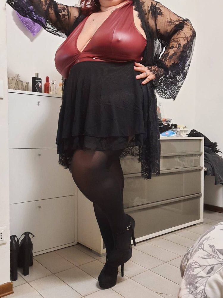 VICKY SUPER CURVY