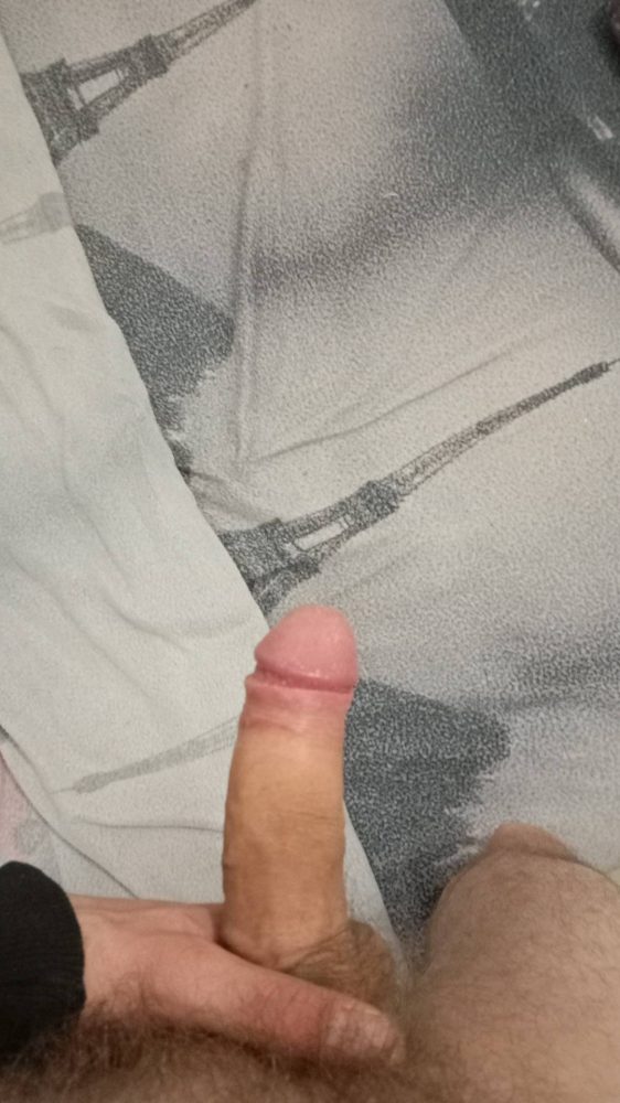 Ragazzo affamato di sesso e divertimento gratuito 